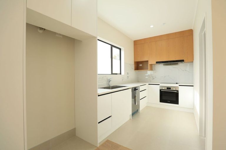 Photo of property in 4a Vanbrugh Place, Bucklands Beach, Auckland, 2014