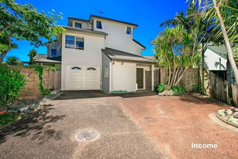 Photo of property in 7 Calypso Way, Unsworth Heights, Auckland, 0632