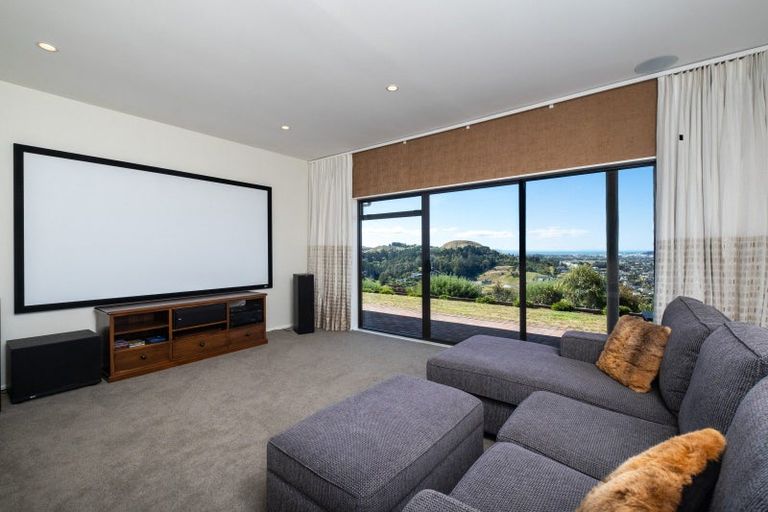 Photo of property in 124 Puketapu Road, Taradale, Napier, 4112