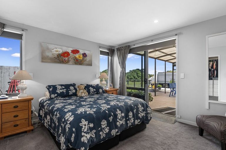 Photo of property in 60 Butterworth Crescent, Papamoa Beach, Papamoa, 3118