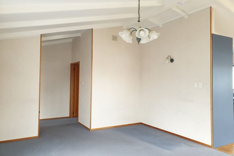 Photo of property in 115 Sykes Road, Weymouth, Auckland, 2103