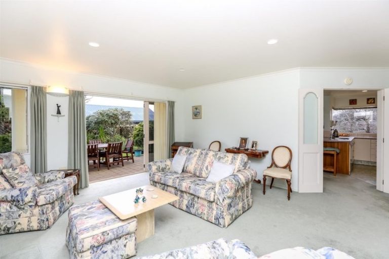 Photo of property in 1 Maple Crescent, Whalers Gate, New Plymouth, 4310