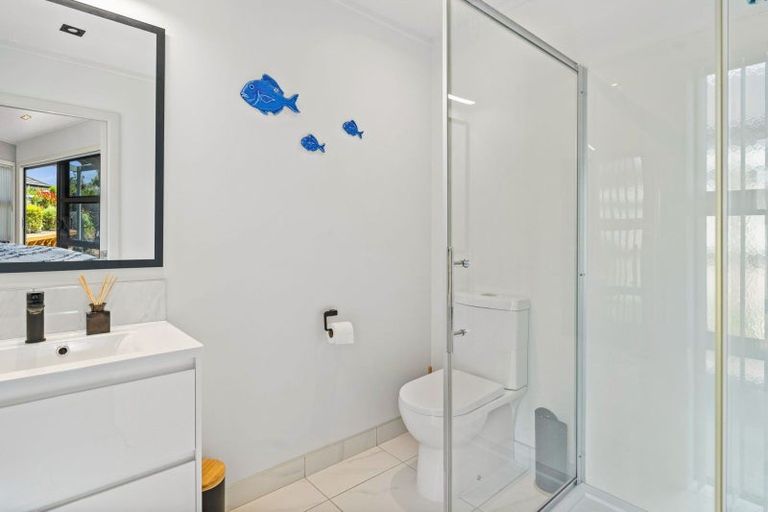 Photo of property in 98 Barbados Way, One Tree Point, 0118