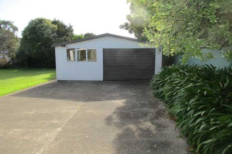 Photo of property in 21 Oriwa Street, Waikanae, 5036