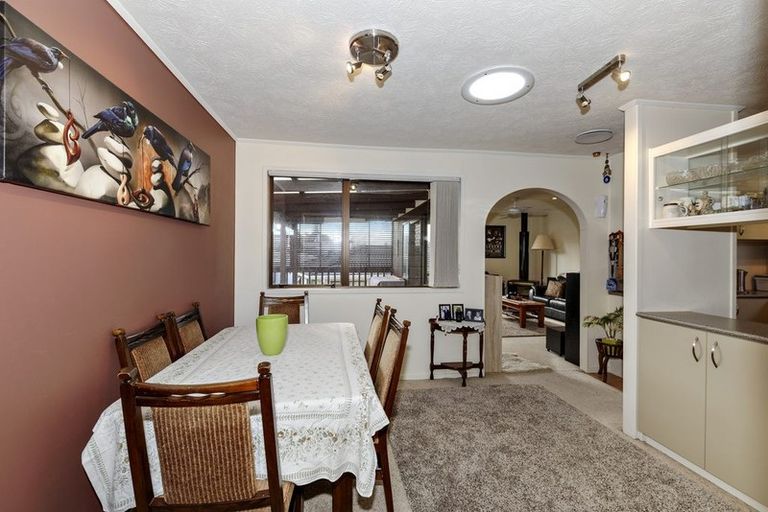 Photo of property in 11 Panzic Place, Glen Eden, Auckland, 0602