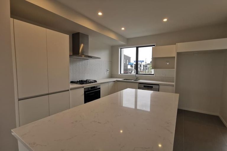 Photo of property in 72 Manarini Road, Westgate, Auckland, 0614