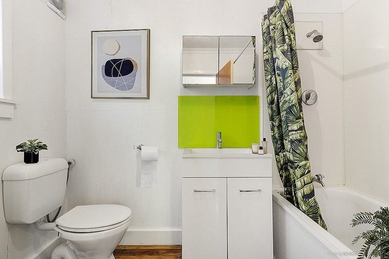 Photo of property in 36 Volga Street, Island Bay, Wellington, 6023