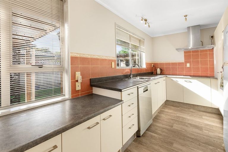 Photo of property in 29 Lloyd Drive, Nawton, Hamilton, 3200