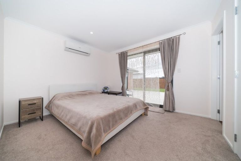 Photo of property in 134 Johnstone Drive, Fitzherbert, Palmerston North, 4410