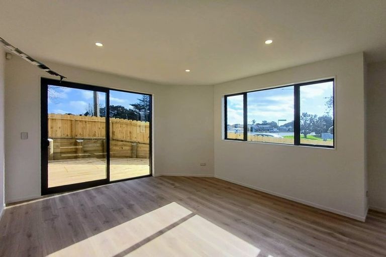 Photo of property in 1/2 Maxwelton Drive, Mairangi Bay, Auckland, 0630