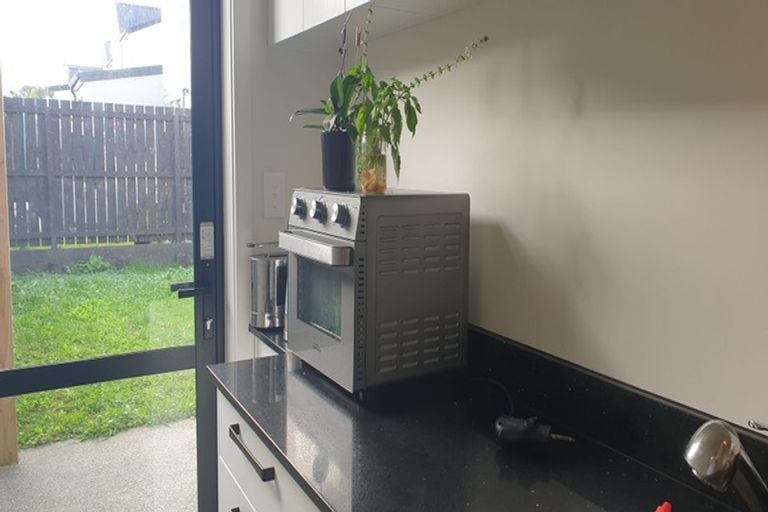 Photo of property in 18 Aveline Place, Glen Innes, Auckland, 1072