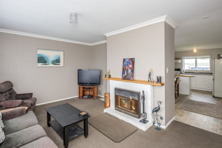 Photo of property in 16 Heather Street, Levin, 5510