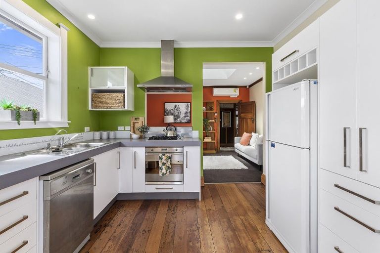 Photo of property in 42a Rhine Street, Island Bay, Wellington, 6023