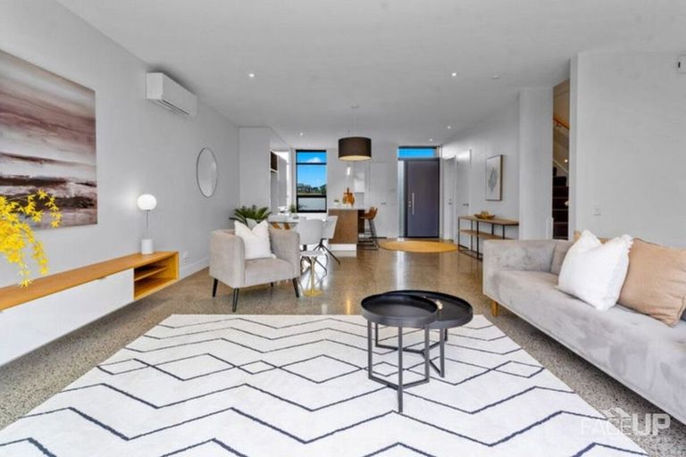 Photo of property in 254 Hobsonville Point Road, Hobsonville, Auckland, 0616