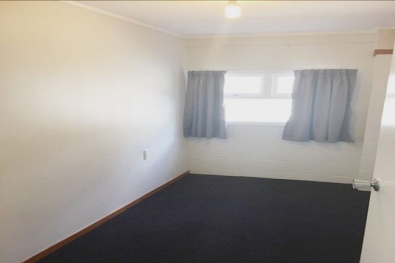 Photo of property in 6 Peach Road, Glenfield, Auckland, 0629