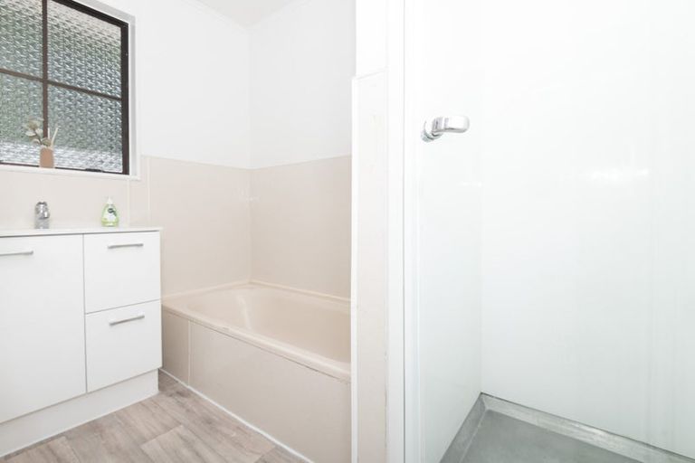 Photo of property in 23 Dominica Crescent, Grenada Village, Wellington, 6037