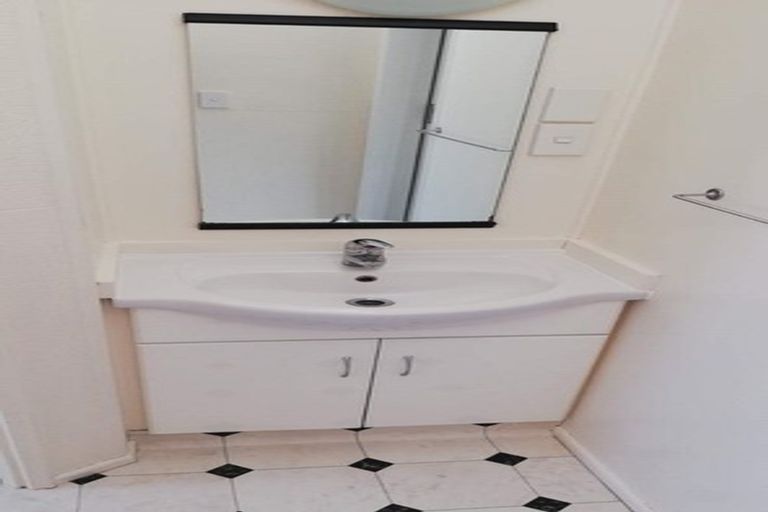 Photo of property in 2/29 Brockworth Place, Riccarton, Christchurch, 8011