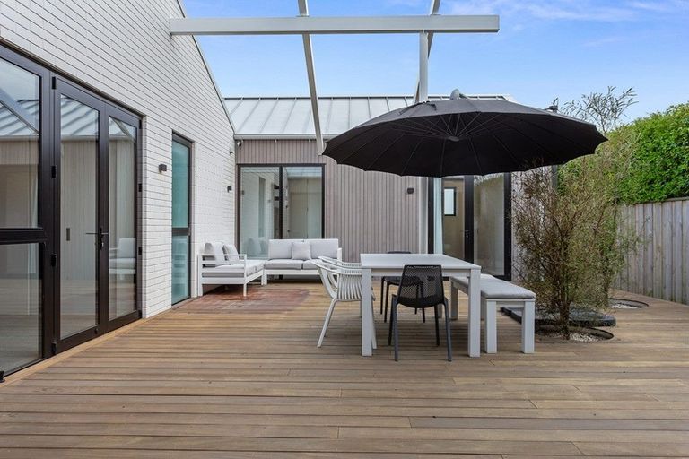 Photo of property in 1 Bunz Road, Halswell, Christchurch, 8025