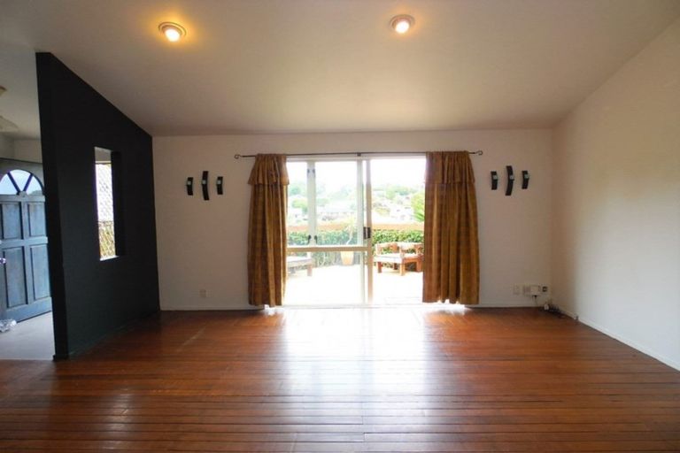 Photo of property in 4 Carillon Place, Massey, Auckland, 0614