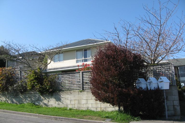 Photo of property in 2/3 Kiteroa Place, Cashmere, Christchurch, 8022