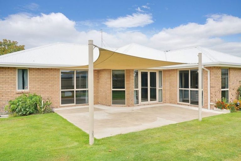 Photo of property in 8 Parkinson Place, Woodend, 7610