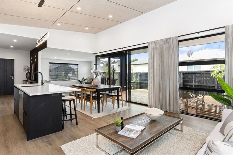 Photo of property in 22 Hanlow Place, Pyes Pa, Tauranga, 3112