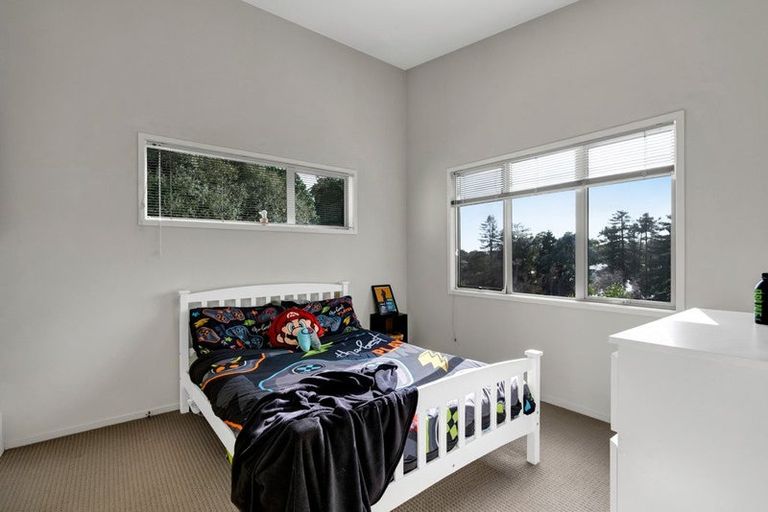 Photo of property in 10 Caledonia Place, Highlands Park, New Plymouth, 4312