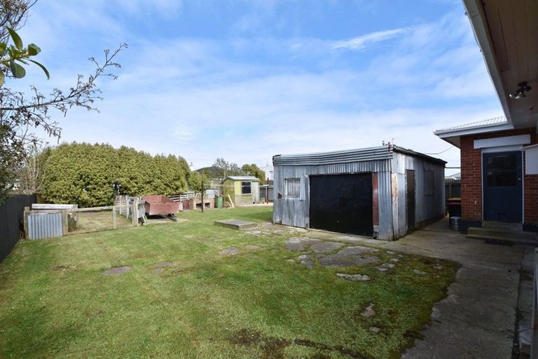 Photo of property in 5 Lansdowne Street, Strathern, Invercargill, 9812