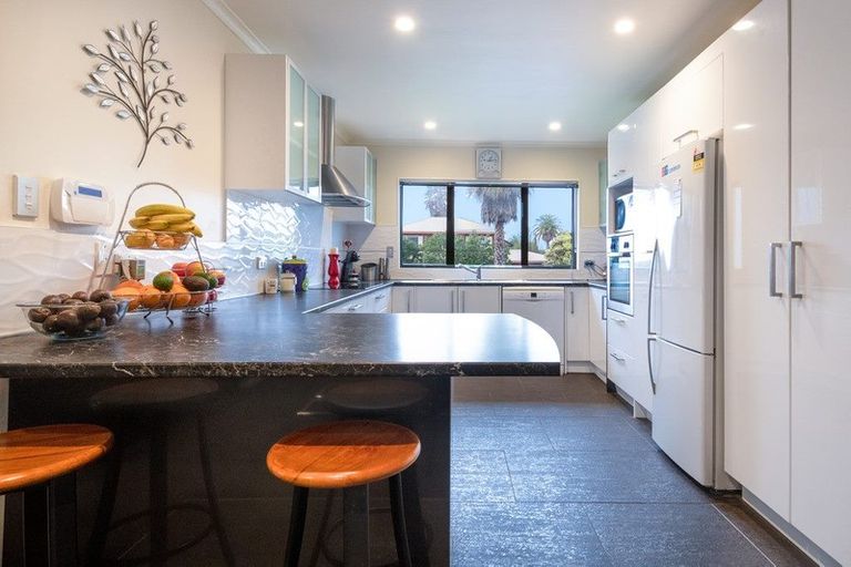 Photo of property in 13 San Marino Drive, Henderson, Auckland, 0612