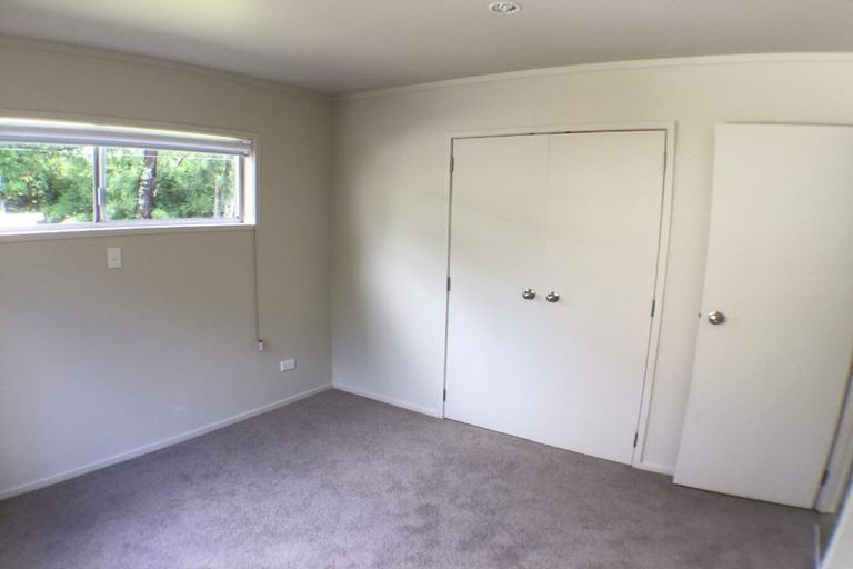 Photo of property in 53 Ellice Road, Totara Vale, Auckland, 0629