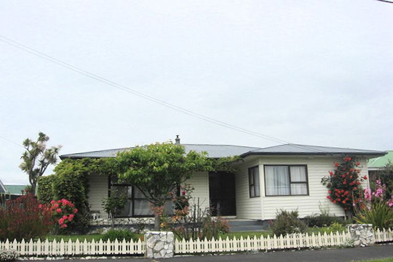 Photo of property in 4 Barclay Place, Burwood, Christchurch, 8061