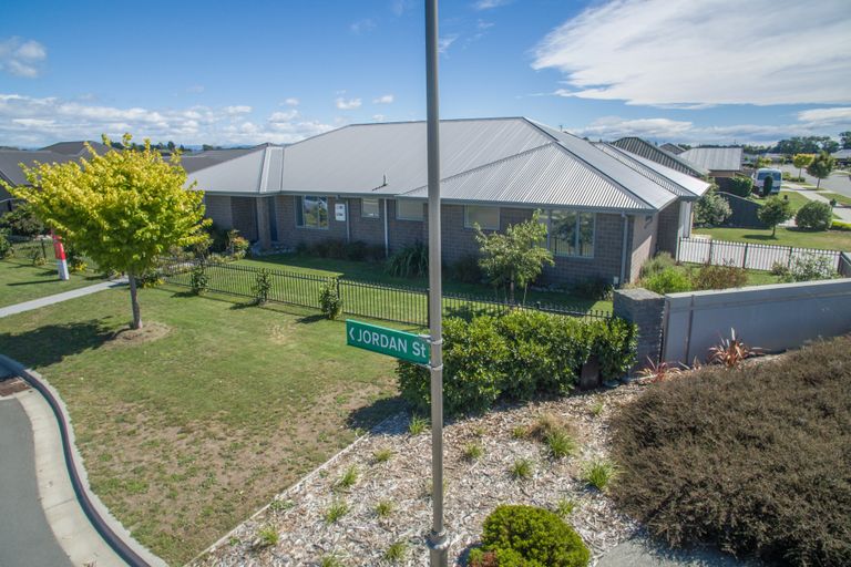 Photo of property in 2 Jordan Street, Kaiapoi, 7630