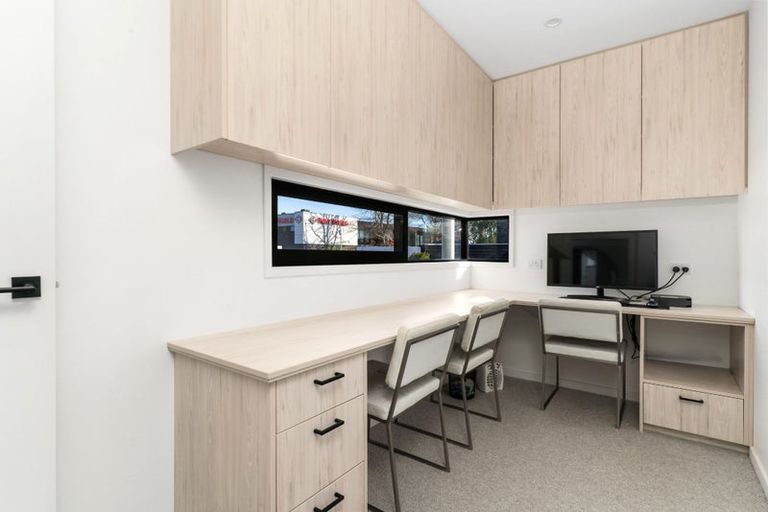 Photo of property in 10a Memorial Avenue, Ilam, Christchurch, 8053