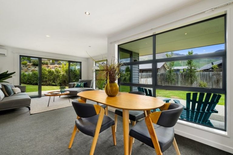 Photo of property in 6 Alpha Close, Wanaka, 9305