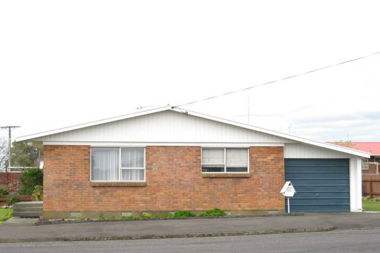 Photo of property in 13 Kowhai Street, Strandon, New Plymouth, 4312