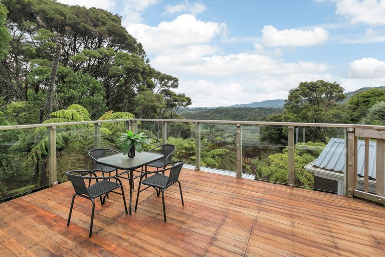 Photo of property in 1084 Scenic Drive North, Swanson, Auckland, 0816