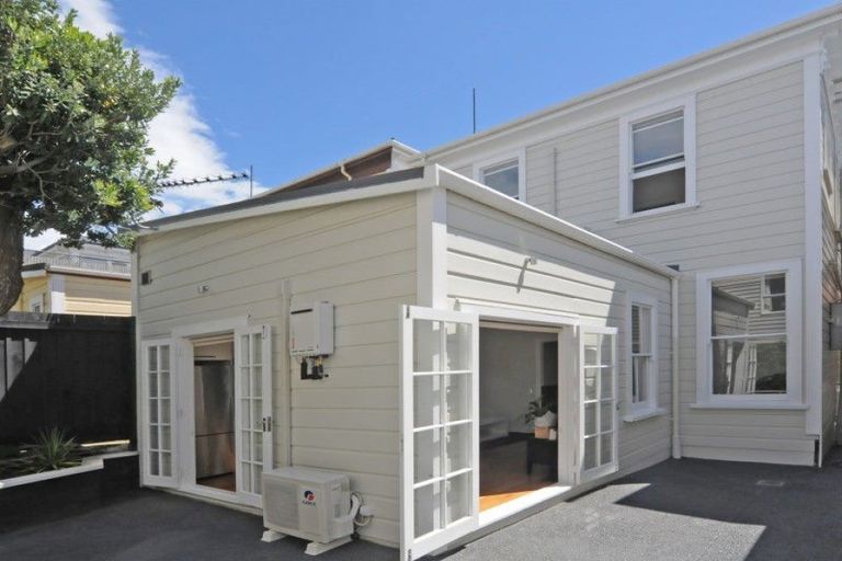 Photo of property in 3 Lipman Street, Mount Victoria, Wellington, 6011