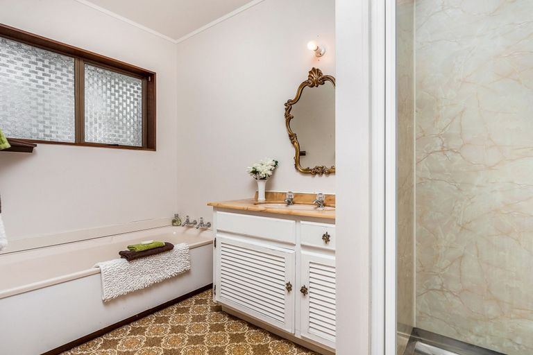 Photo of property in 2/133 Mokoia Road, Birkenhead, Auckland, 0626