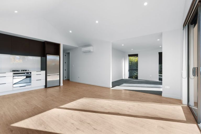 Photo of property in 15 Mount Creighton Crescent, Wanaka, 9305