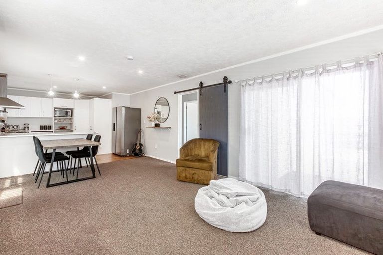 Photo of property in 41 Cleat Street, Whitby, Porirua, 5024