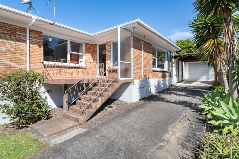 Photo of property in 2/30 Eban Avenue, Hillcrest, Auckland, 0627