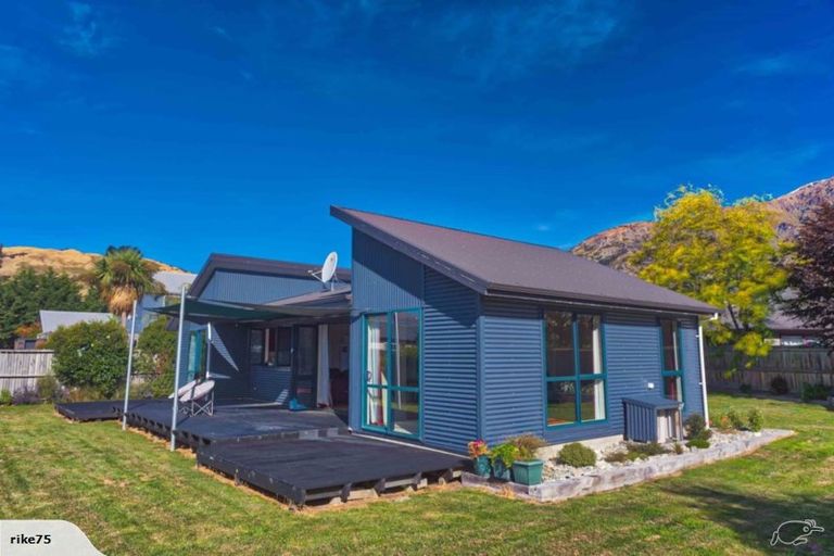 Photo of property in 5 Mystery Grove, Lake Hayes, Queenstown, 9304