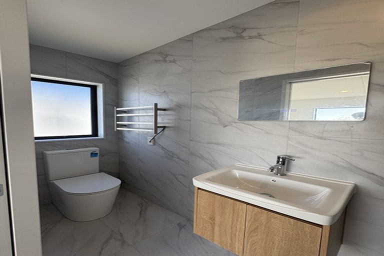 Photo of property in 12c Elcoat Avenue, Te Atatu South, Auckland, 0610