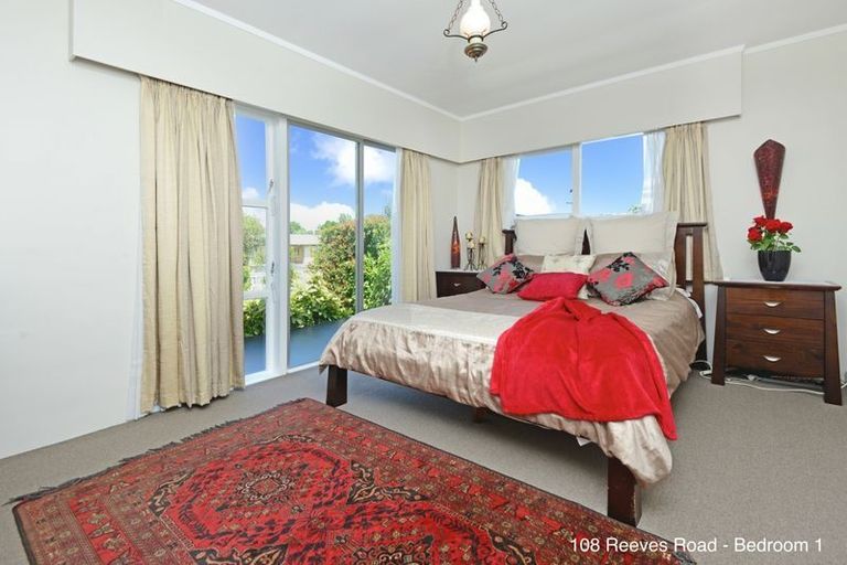 Photo of property in 108 Reeves Road, Pakuranga Heights, Auckland, 2010