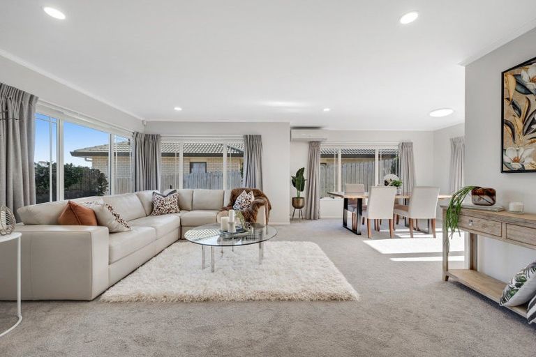 Photo of property in 38 Dannemora Drive, Dannemora, Auckland, 2016
