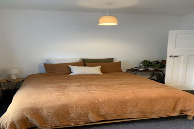 Photo of property in 200 Queens Drive, Lyall Bay, Wellington, 6022