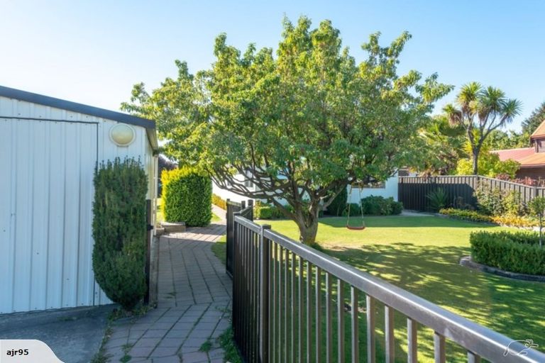 Photo of property in 6 Clare Place, Cromwell, 9310