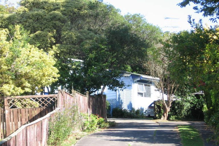 Photo of property in 82 Awaruku Road, Torbay, Auckland, 0630