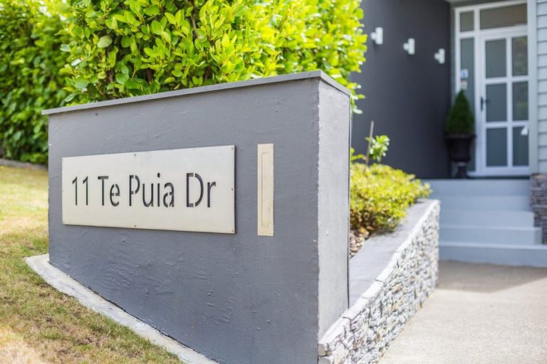 Photo of property in 11 Te Puia Drive, Aotea, Porirua, 5024
