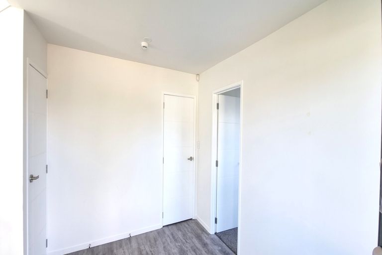 Photo of property in 2b Glenvil Lane, Te Atatu Peninsula, Auckland, 0610